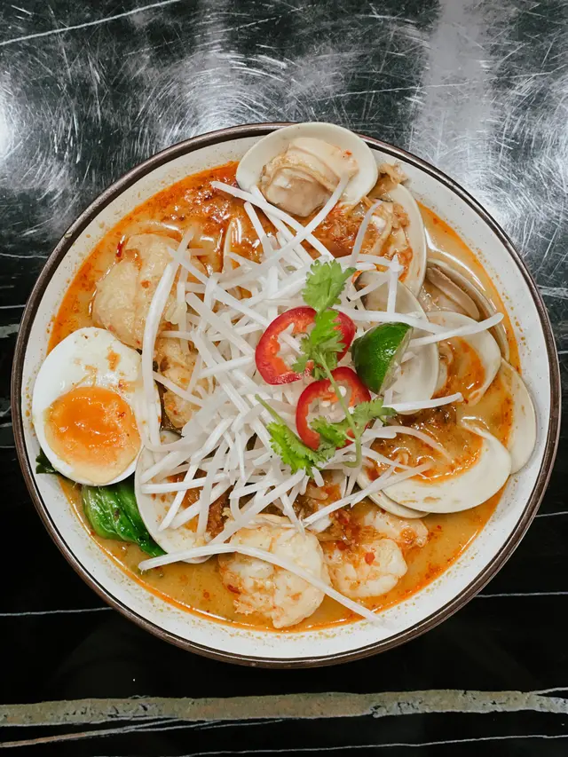 秘製馬來西亞咖喱喇沙湯麵 — 珍寶大蜆拼海蝦