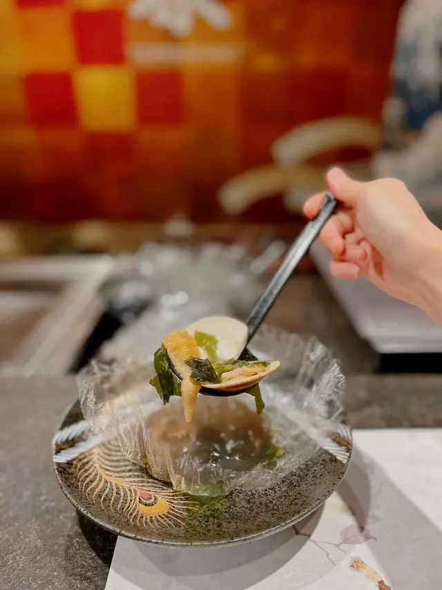 特色紙包花膠蜆湯