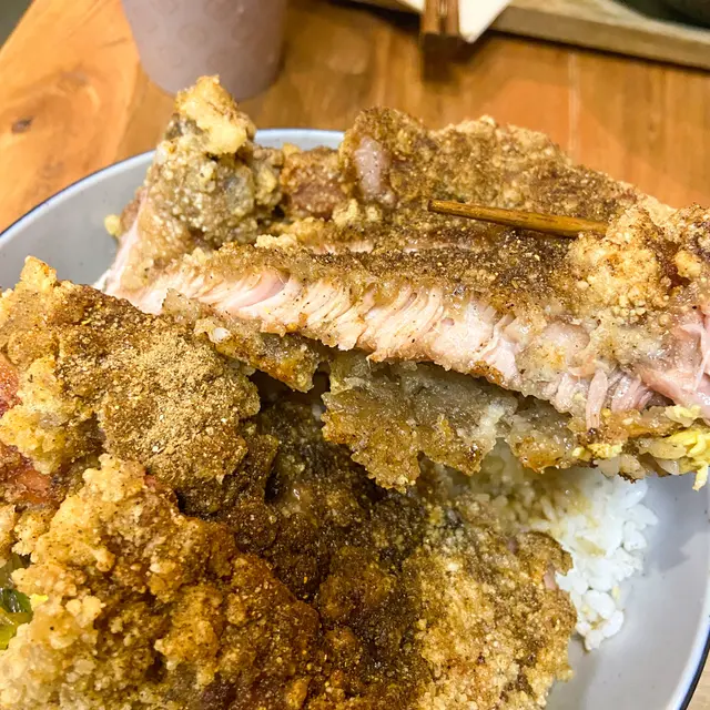 香酥排骨便當