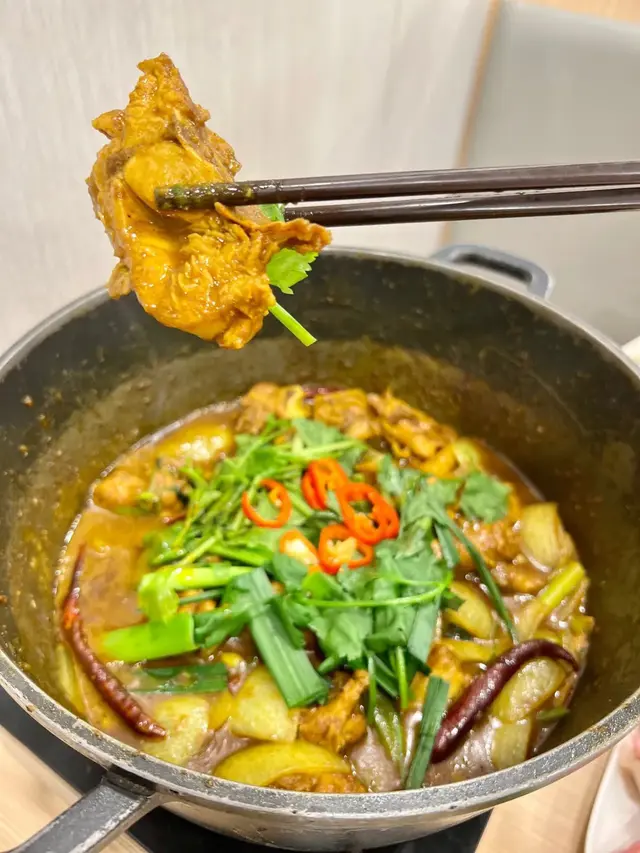 咖喱雞煲$158一位