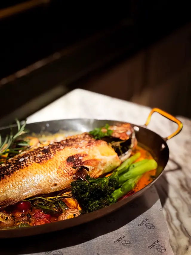 香草烤原條鱸魚