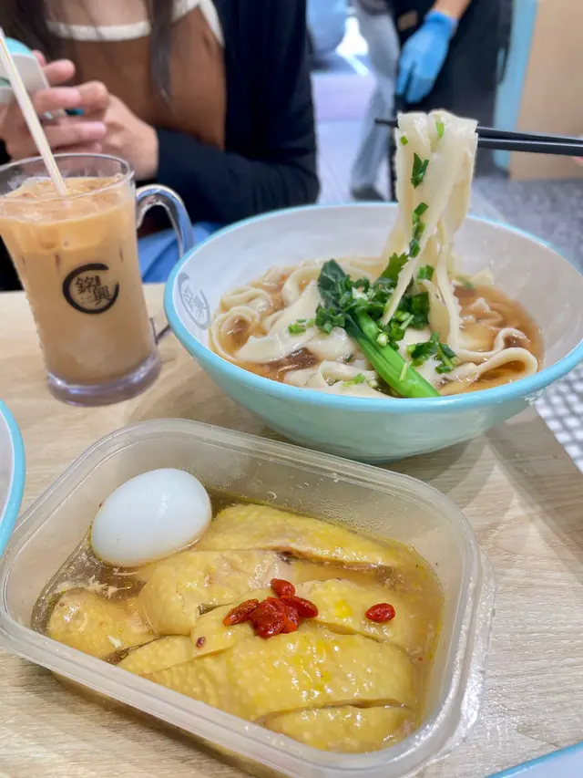 花雕醉雞刀削麵