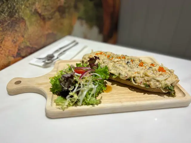 自家制蟹肉蟹籽法國黑麥多士