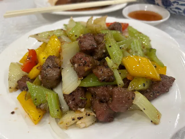 黑椒牛柳粒炒西芹