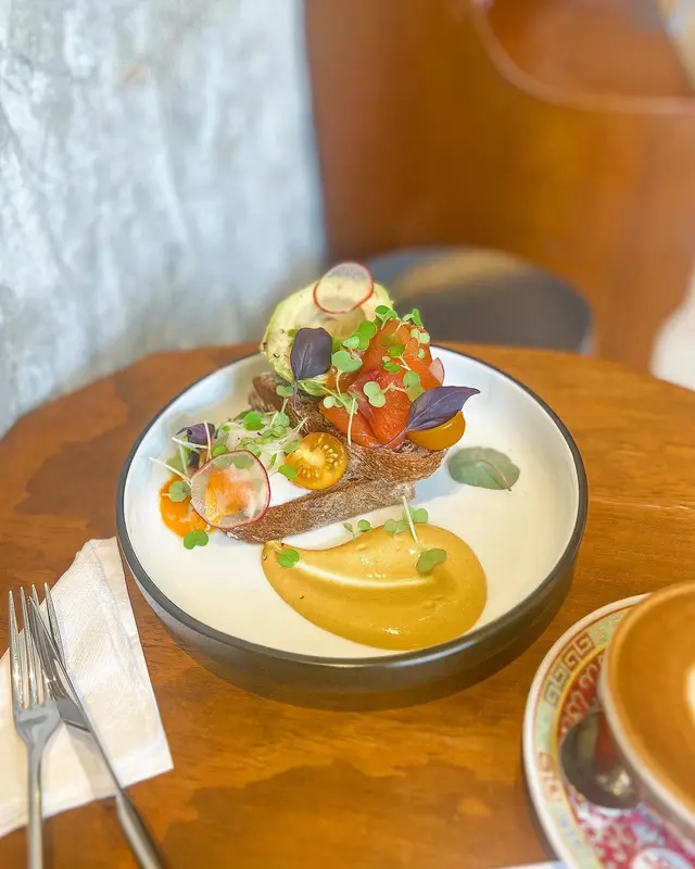 avocado, smoked salmon, onsen egg on sourdough
