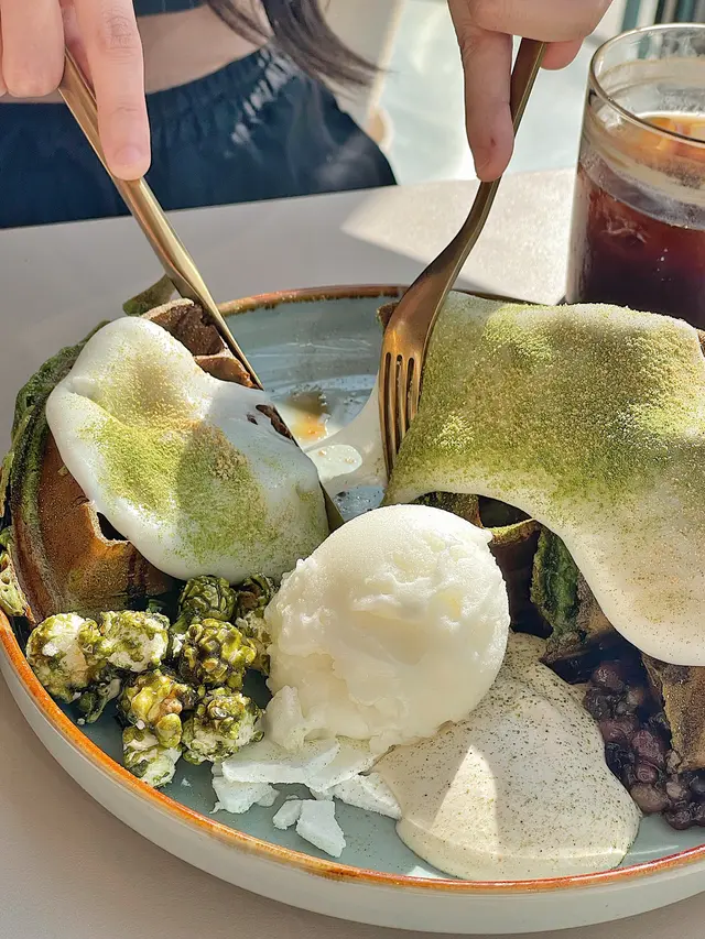 宇治金時麻糬窩夫