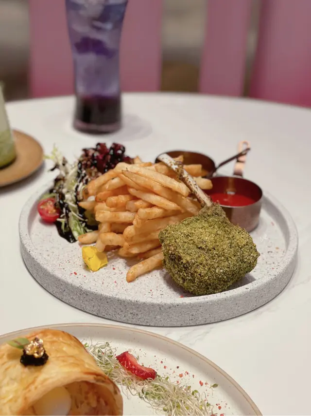 有機開心果法式慢煮寶雲酥羊架伴脆薯條