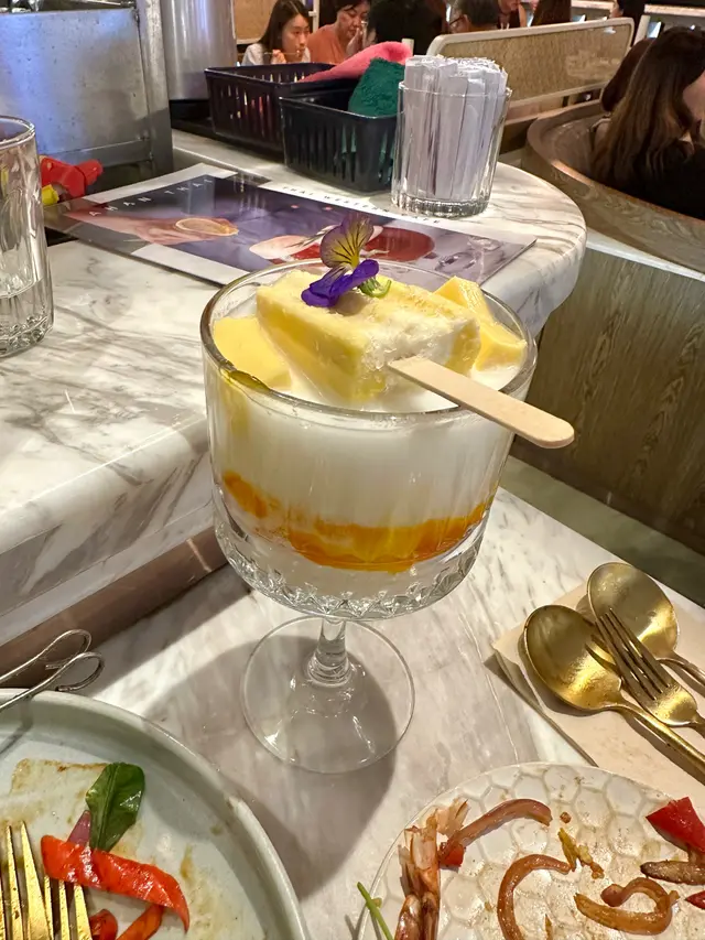 椰子沙沙配芒果雪條凍