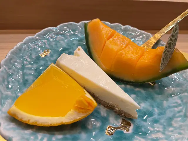 甜品: 橙味啫喱, 芝士蛋糕, 蜜瓜