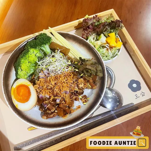 香酥排骨椒麻拌麵便當