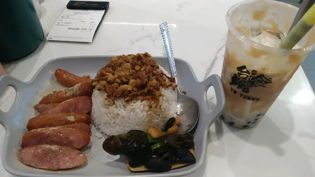 夜市香腸滷肉飯&芋見珍珠香鮮牛乳