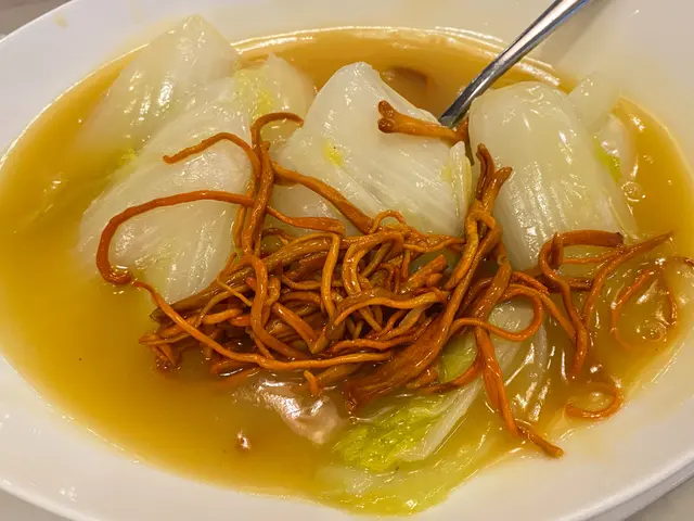 濃湯蟲草花浸娃娃菜