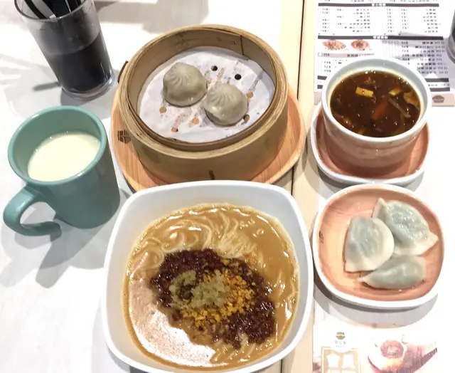 四川擔擔麵、酸辣湯+$12