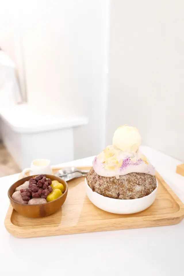 香草芋泥奶蓋麻糬雪花盛盤