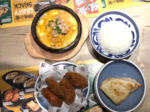 蟹粉豆腐鍋飯+$10＋蒜蓉牛油雞翼＋蒜香牛油烤餅