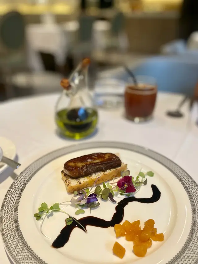 香煎鴨肝伴無花果汁