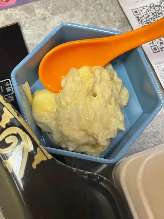 引唔住就咁食咗幾啖🫢