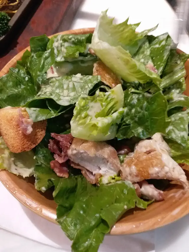 冇鹹魚嘅雞扒鹹魚凱撒沙律