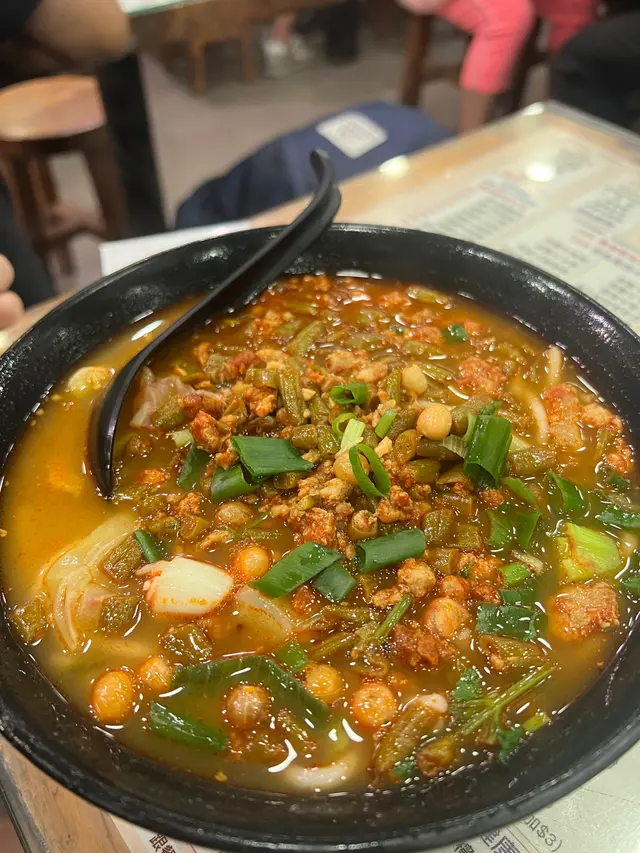 正常水準，米粉有咬口，湯底調味都適中唔會好辣加埋酸豆角會帶有少少酸味，整體唔錯。