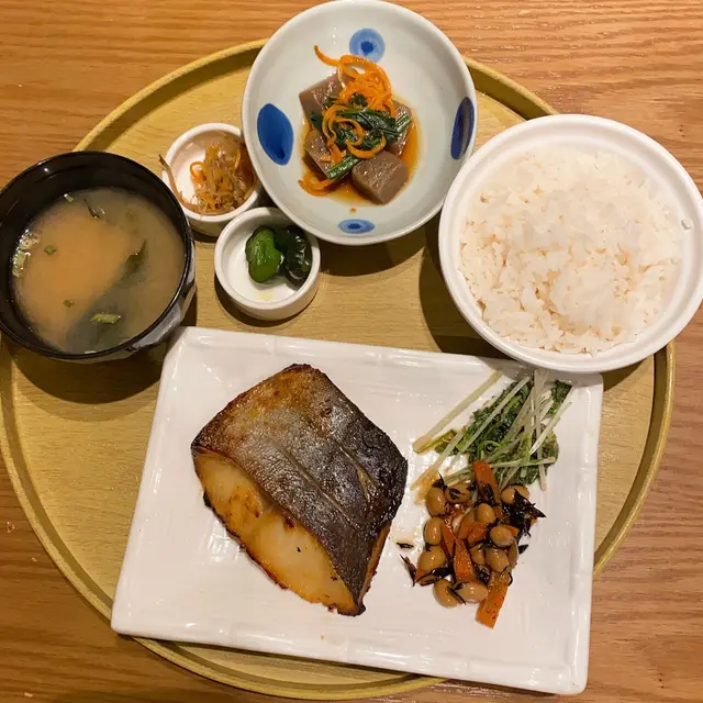 銀鱈魚西京燒定食