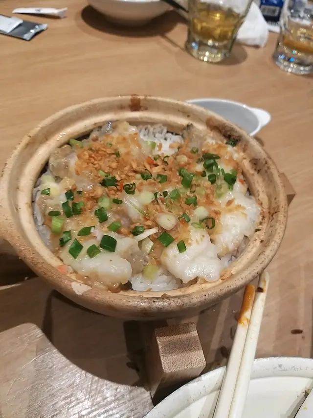 龍躉肉煲仔飯