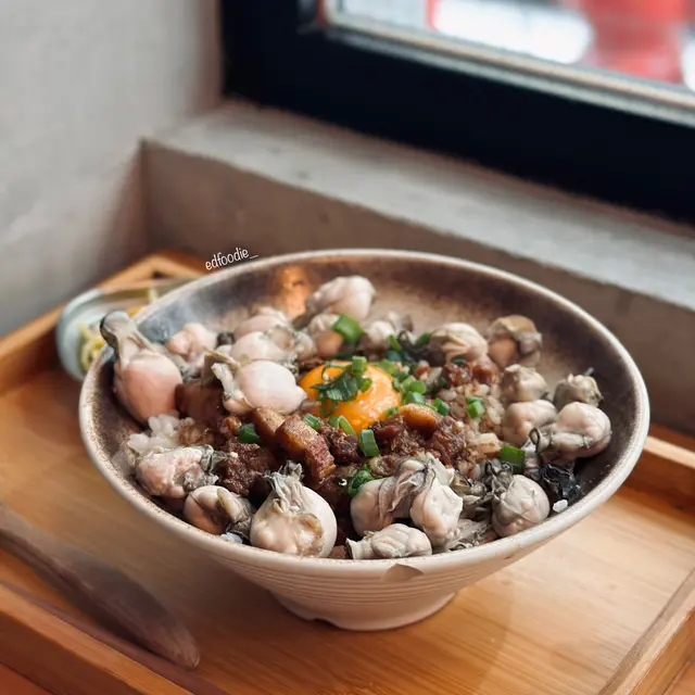 月見蚵仔魯肉飯
