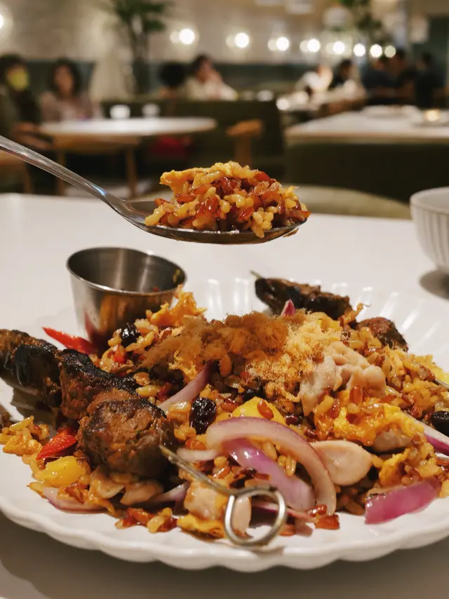 泰又話啦菠蘿雞肉炒糙米飯‧炭燒牛肉串燒