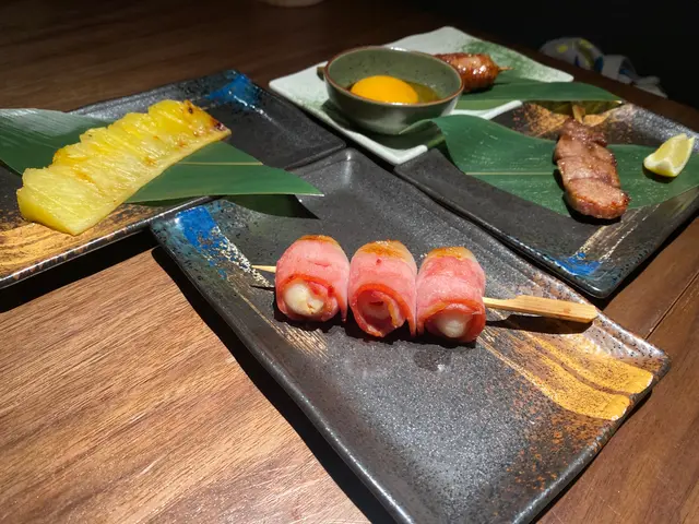 自家製的免治雞肉棒，配生蛋同醬油，令雞肉更加鮮美，加上雞軟骨，令口感更加豐富。