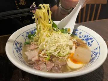 很膠拉麵