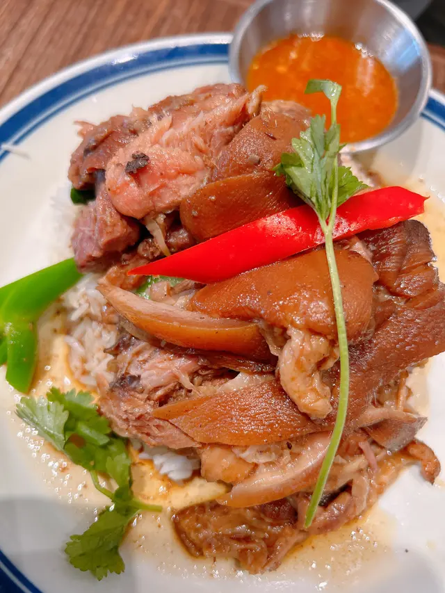 泰式無骨滷水豬手飯