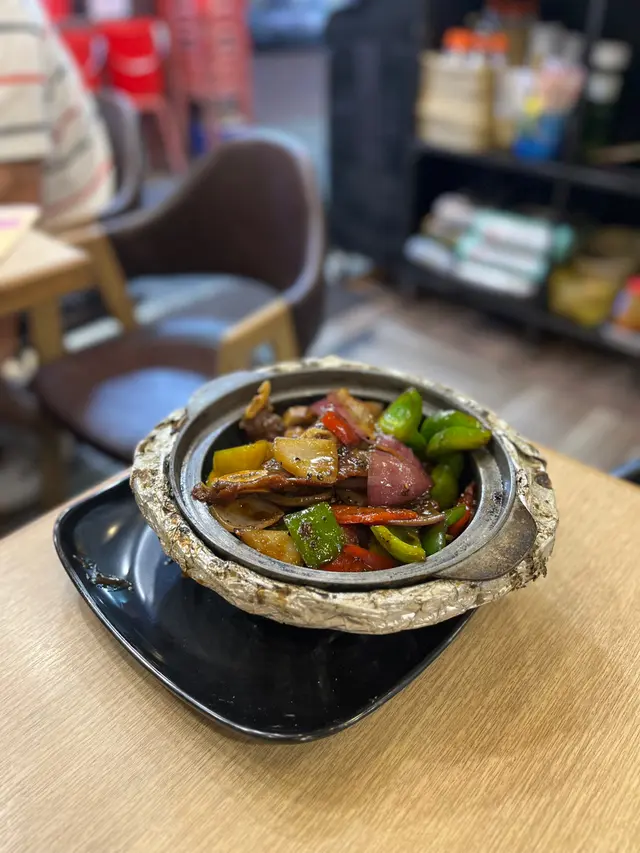 黑椒牛仔骨煲