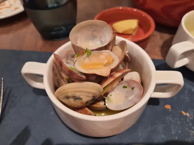 白酒香蒜檸檬汁炒蜆