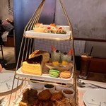 喺openrice book連+1都只係$298@2位，香港幾少有咁大份又咁平嘅tea set，真係超抵食👍鹹點甜點比例都好balance，啱啱好，而且食得飽，唔係嗰啲打卡tea set嚟，推薦各位去食👌🏻。不過要留意返前菜個青瓜沙律真係偏辣嘅，食唔到辣嘅人要小心啲🙈🙈