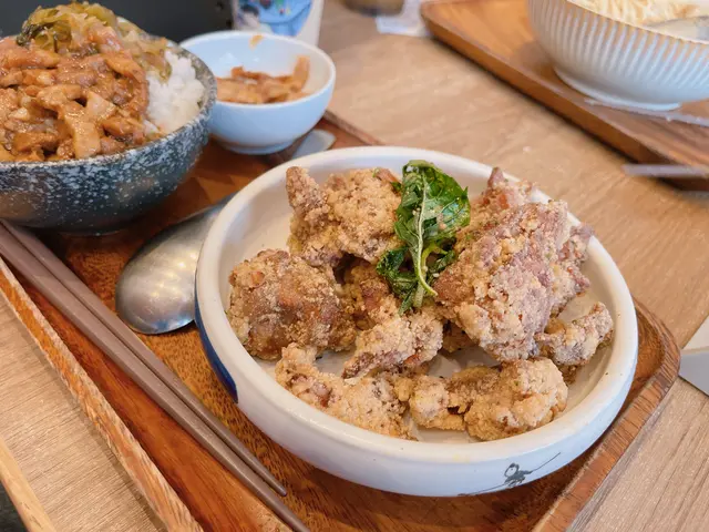 鹽酥雞滷肉飯套餐
