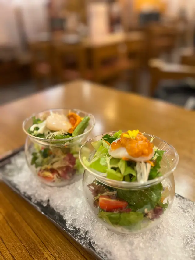 🇯🇵雲丹沙律杯,賣相超靚🤩有靚海膽鮮帶子放係沙律上面,見到呢杯沙律已經好開胃,下面底仲有黑醋汁伴沙律令我好想快啲上第二度菜😂因為太吸引我個胃啦🤣
好味🌟🌟🌟🌟🌟