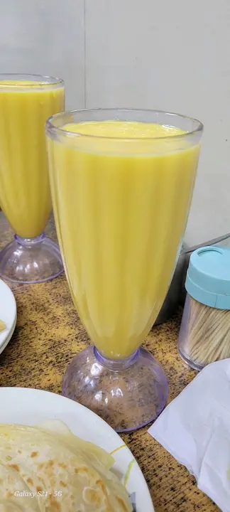 mango lassi