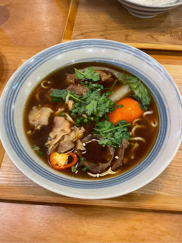 三盛紅燒牛肉麵