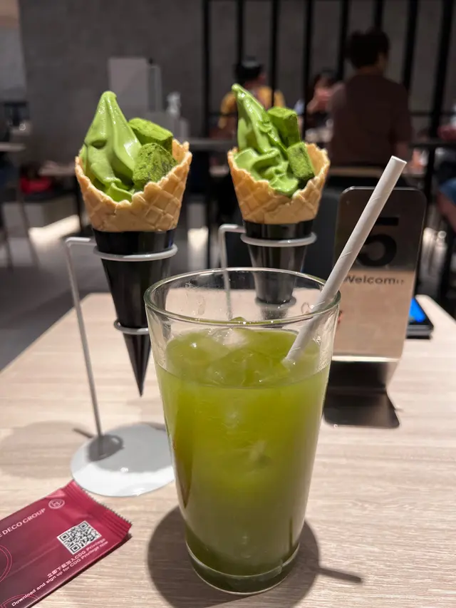 冷泡抹茶+抹茶生朱古力窩夫筒