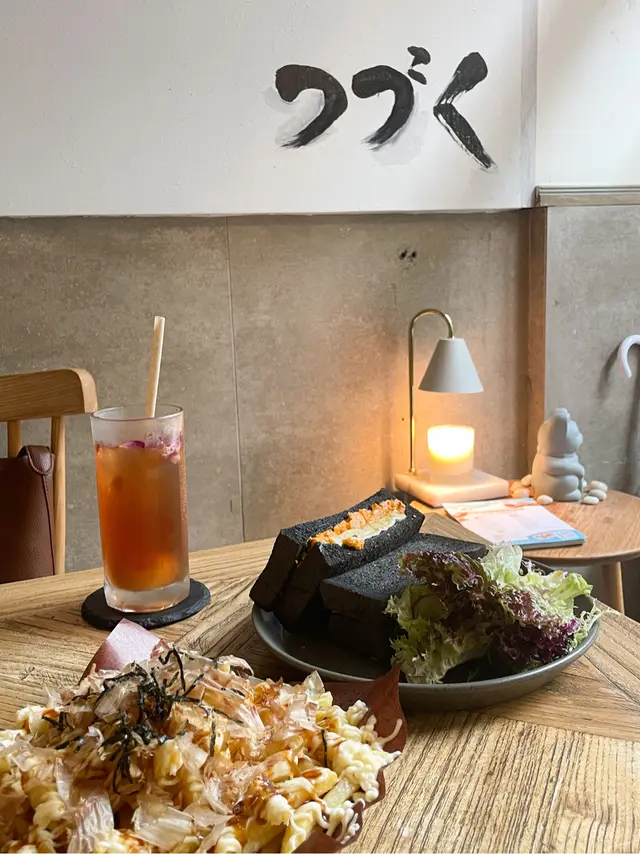 黑糖金文畢芝士炒蛋竹炭吐司  |  大阪燒薯條