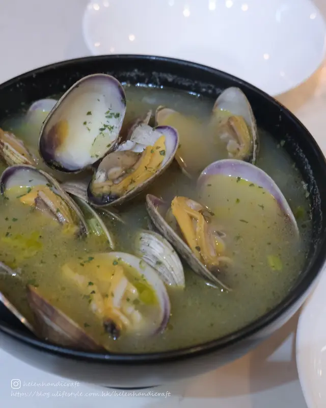 清酒蒜蓉煮活蜆湯