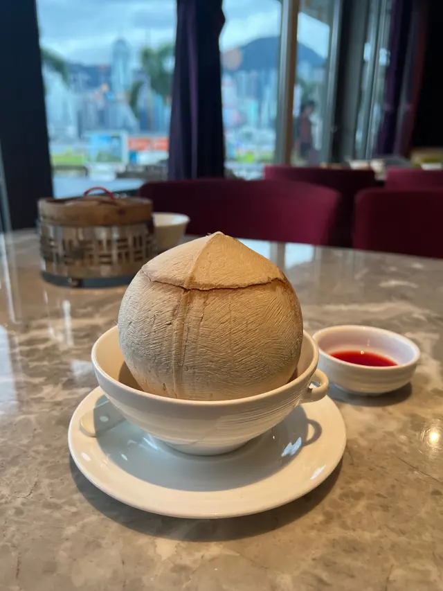 椰皇花膠灌湯餃