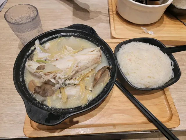 百秒海鱸魚湯米粉