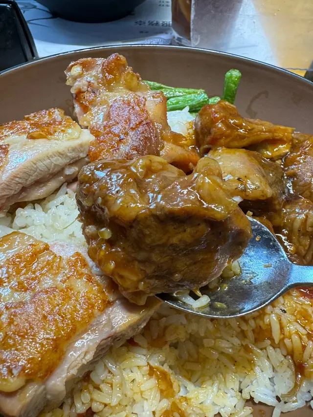 臺灣牛肉雞扒飯