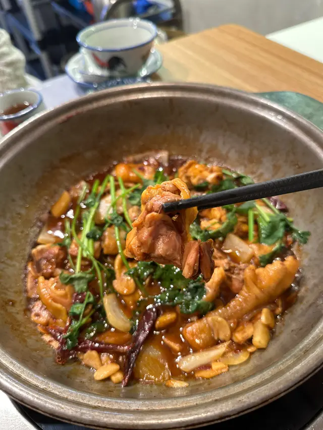 馳名重慶辣雞煲