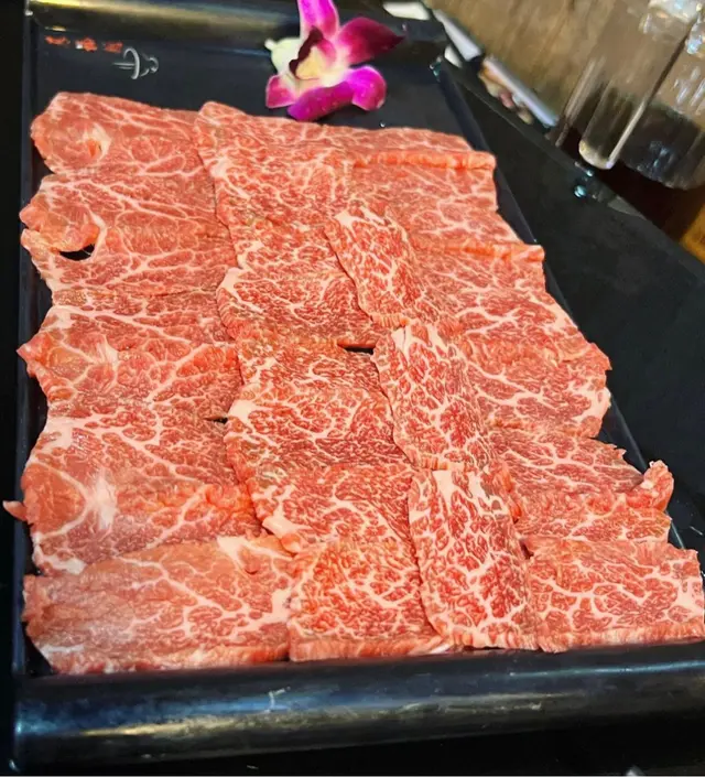鎮店即劏騸牯肥牛(頸脊位-油香嫩滑/邊抓位-味濃嚼勁)🔪🐂 