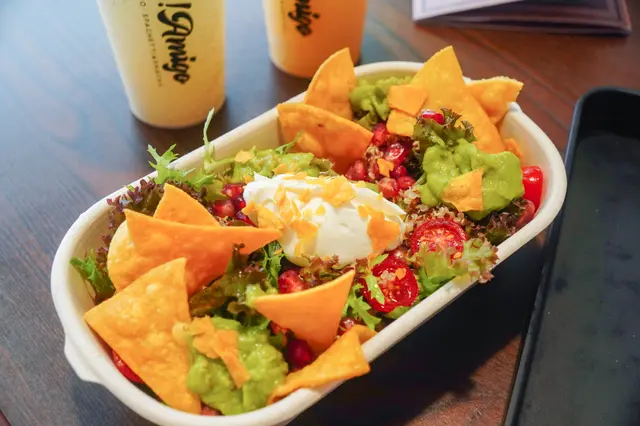 石榴粟米片沙律