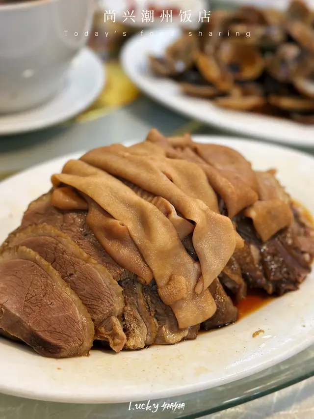 可以自己选择三种卤水，diy拼盘