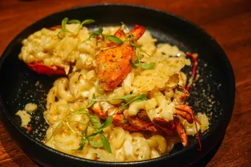 焗龙虾芝士通心粉