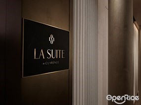 LA SUITE