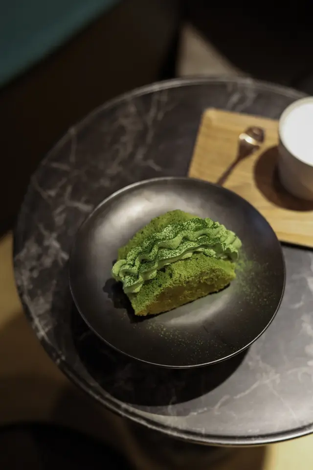 Matcha chiffon cake